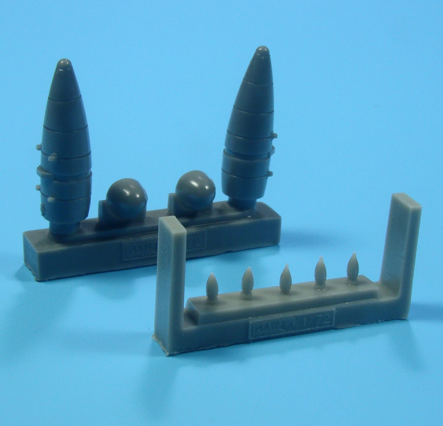 AML AMLA72069 1:72 German fuel tanks for the Supermarine Spitfire Mk.IXe