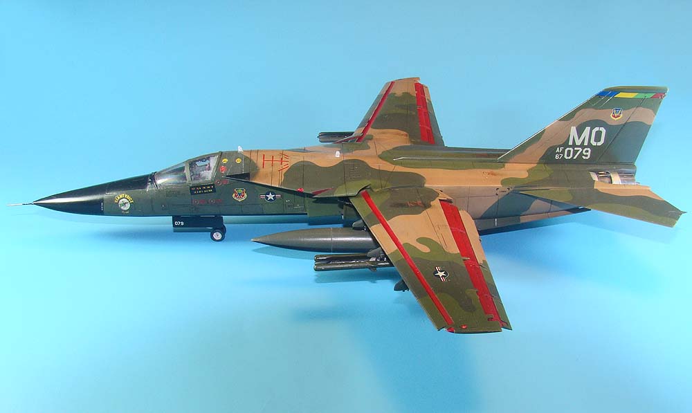 AML AMLM73040 1:72 General-Dynamics F-111A Aardvark camouflage mask
