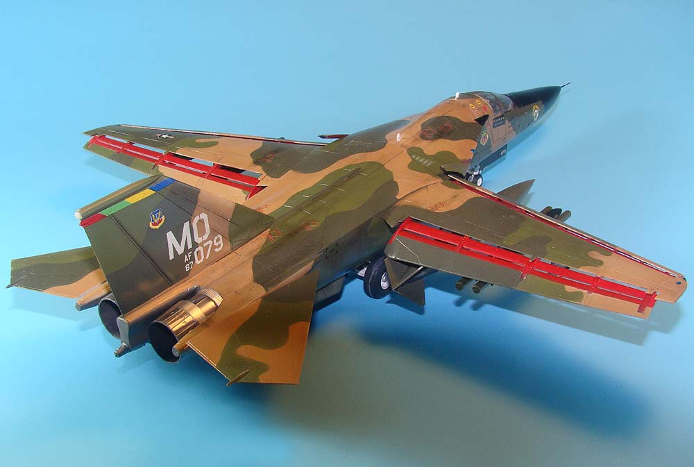 AML AMLM73040 1:72 General-Dynamics F-111A Aardvark camouflage mask