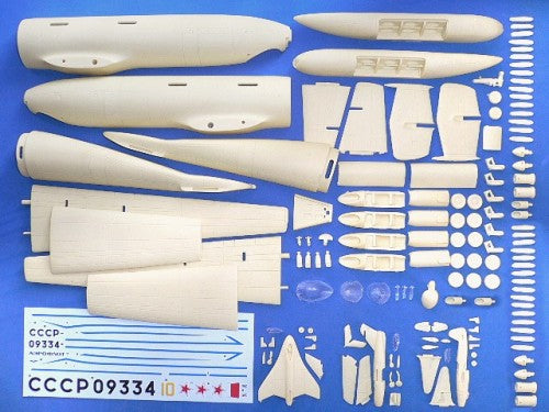 Anigrand 4022 Yak-17/Ch-26/La-15 + Antonov An-22 Antei 1:144