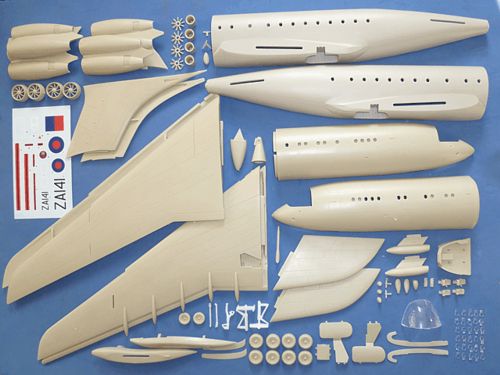 Anigrand Craftswork ANIG2096 1:72 Vickers VC-10K2 in-flight refueling tanker