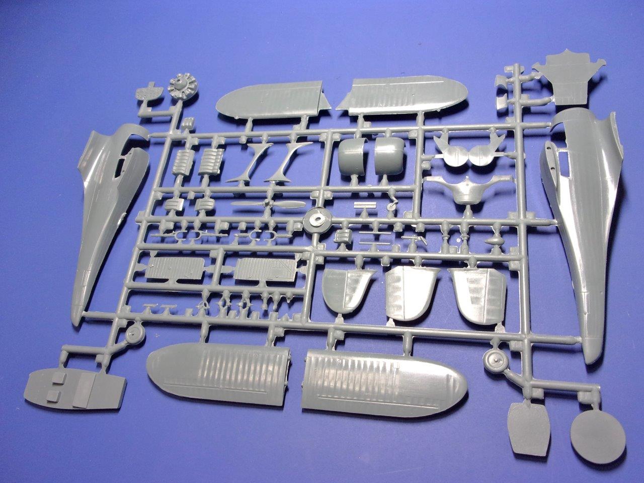 AZ Model AZM7891 1:72 Beech SD-17S Staggerwing Floatplane