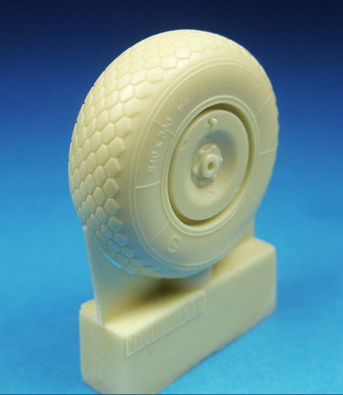 Barracuda Studios BCR32062 1:32 Heinkel He-219A-7 Uhu Diamond Tread Mainwheels