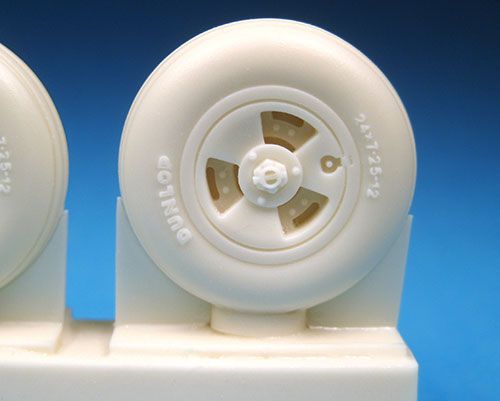 Barracuda Studios BCR32104 1:32 Supermarine Spitfire 3 Slot Wheels