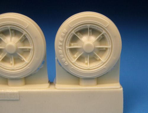 Barracuda Studios BCR32245 1:32 Grumman F8F-2 Bearcat late wheels