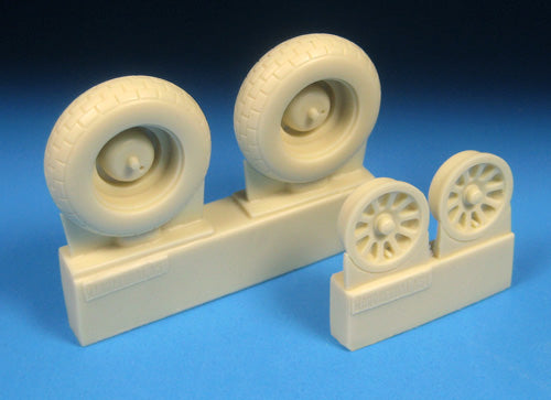 Barracuda Studios BCR32381 1:32 P-51D Mustang Block Tread Mainwheels