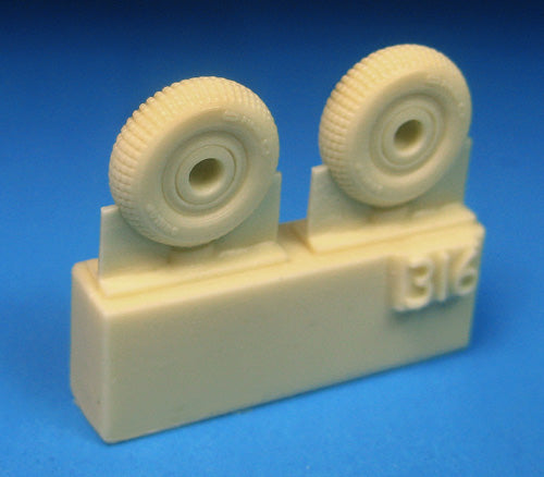 Barracuda Studios BCR72316 1:72 Supermarine Spitfire 4-slot block tread