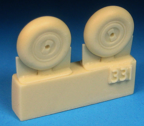 Barracuda Studios BCR72331 1:72 Curtiss P-40B/P-40C Mainwheels with Smooth Tire