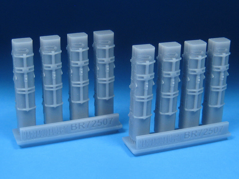 Barracuda Studios BCR72507 1:72 RAF Small Bomb Containers