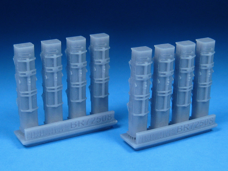 Barracuda Studios BCR72508 1:72 RAF Small Bomb Containers