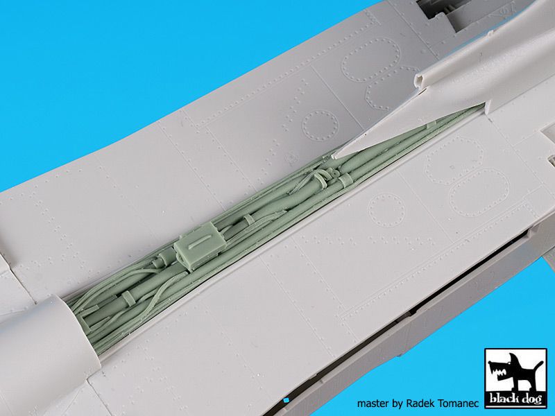 Blackdog BDOA48130 1:48 Panavia Tornado spine + radar