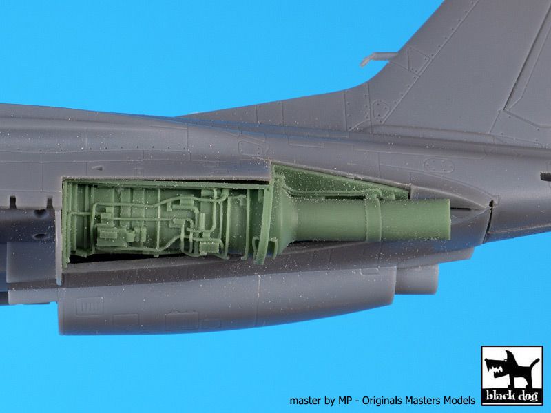 Blackdog BDOA72104 1:72 J.A.S.D.F T-4 Trainer engine+electronic