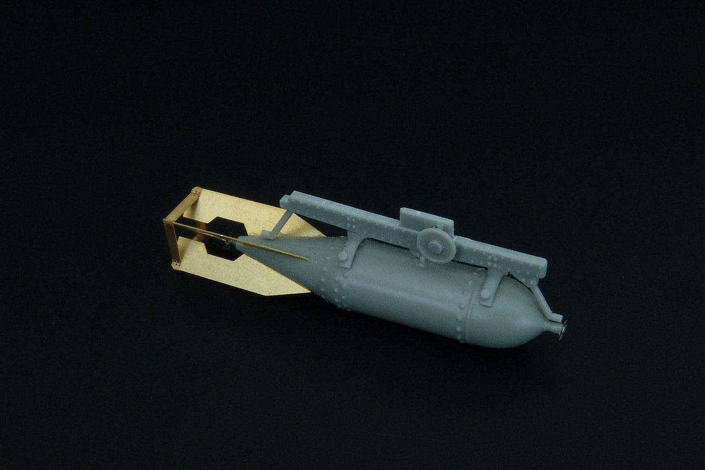 Brengun BRL32030 1:32 Japanese 250kg bomb with rack
