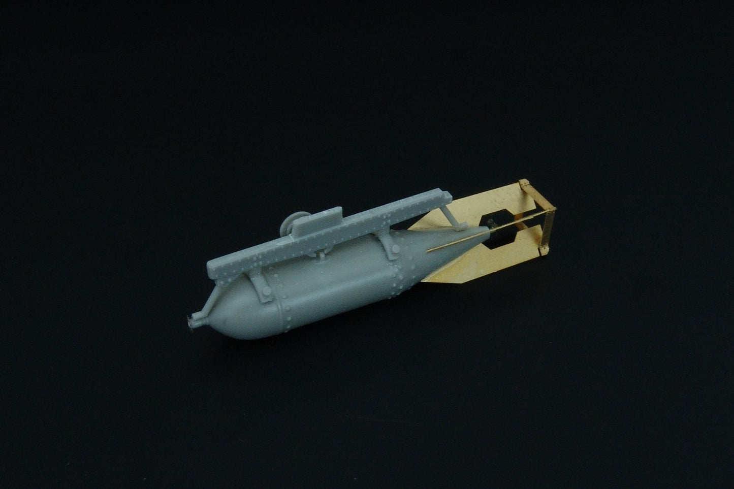 Brengun BRL32030 1:32 Japanese 250kg bomb with rack