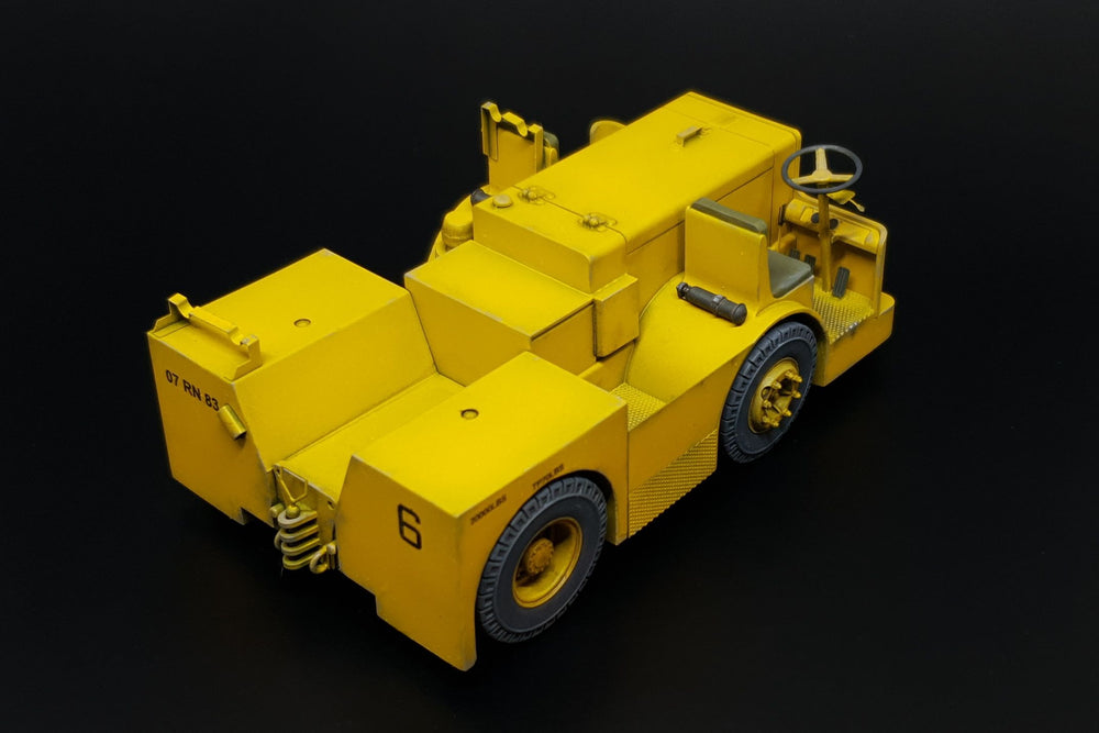 Brengun BRL32052 1:32 UK Flight Deck Tractor Tugmaster