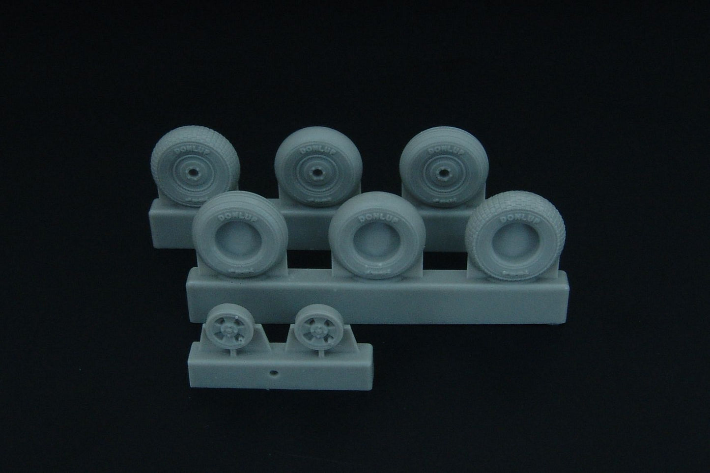 Brengun BRL48097 1:48 Supermarine Spitfire 4 spoke wheels set