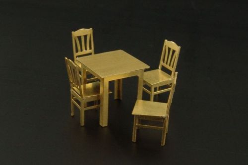 Brengun BRL72013 1:72 Table and chairs