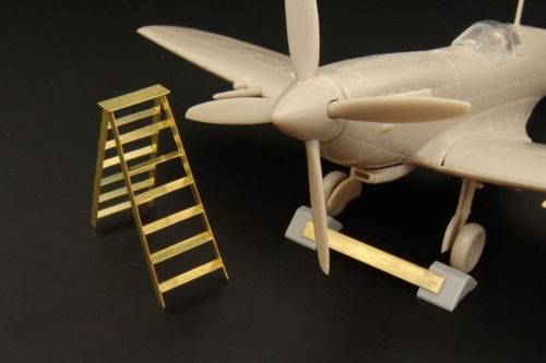 Brengun BRL72043 1:72 WWII British wheel chocks and step ladder accessories