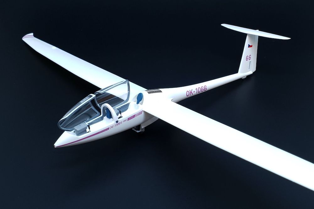 Brengun BRP48006 1:48 DG-1000S Glider "AKVY"