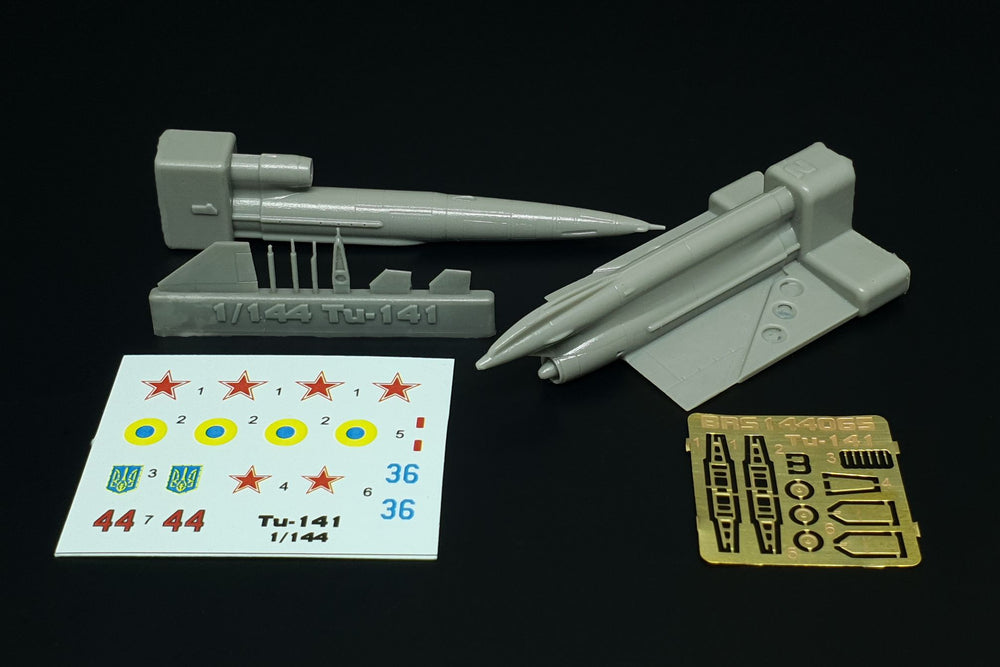 Brengun BRS144065 1:144 Tupolev Tu-141 Strizh soviet jet drone