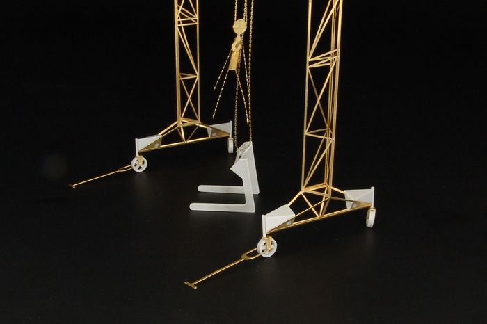 Brengun BRS48004 1:48 German WWII airfield portal crane