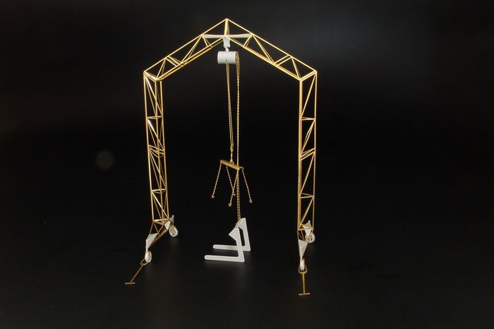 Brengun BRS48004 1:48 German WWII airfield portal crane