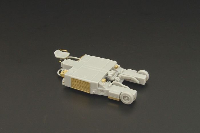 Brengun BRS72003 1:72 A/S32A-32 Spotting dolly tractor