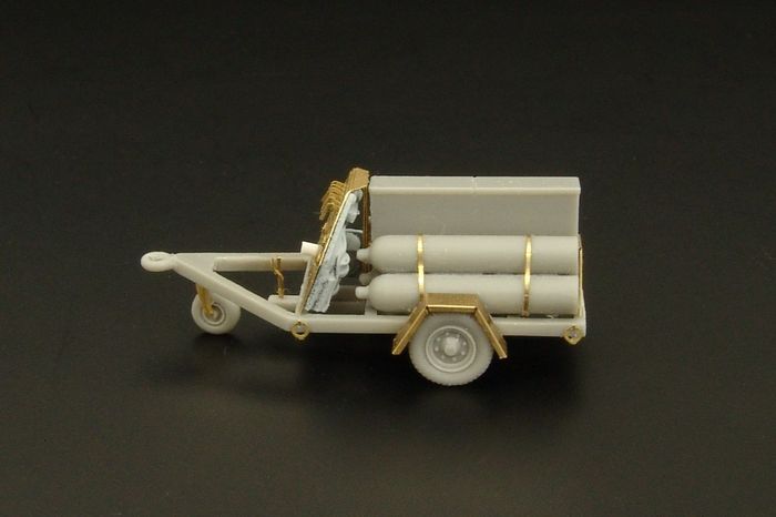 Brengun BRS72004 1:72 U.S.NAVY Oxygen cart---Resin Kit of USN oxygen cart