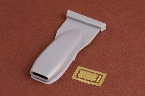 Attittude Aviation BUC-24017 1:24 Spitfire /Seafire Vokes Aero Vee Scoop
