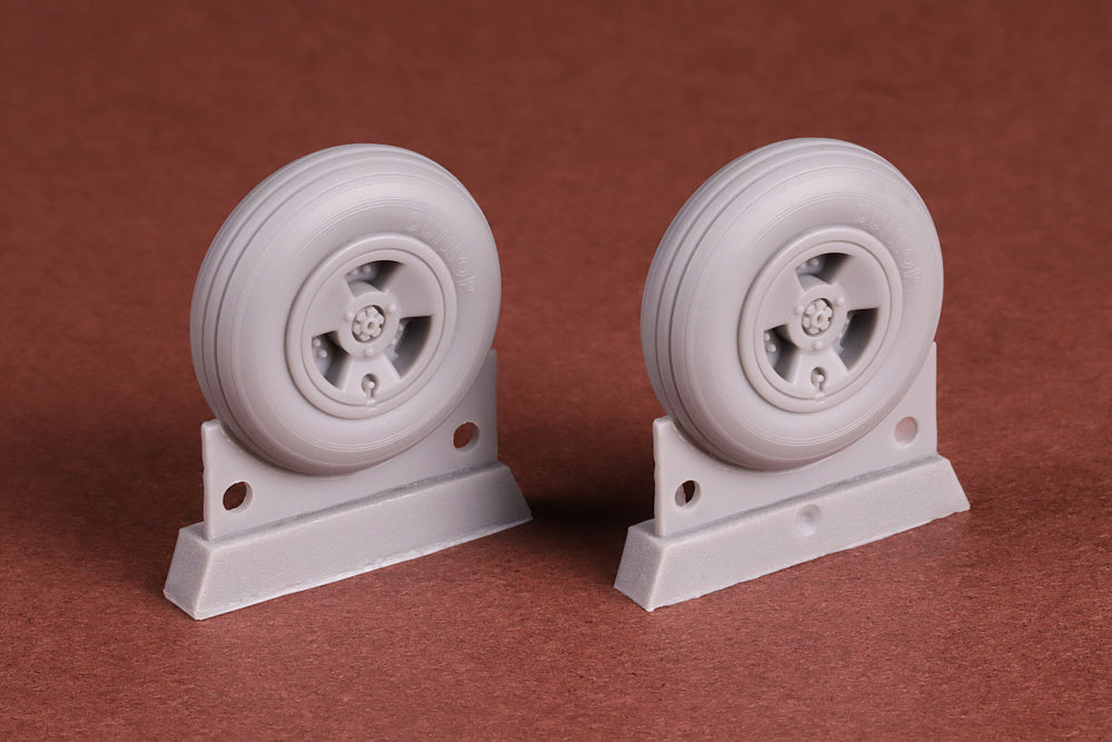 Attittude Aviation BUC-24025 1:24 Supermarine Spitfire 3-spoke wheels