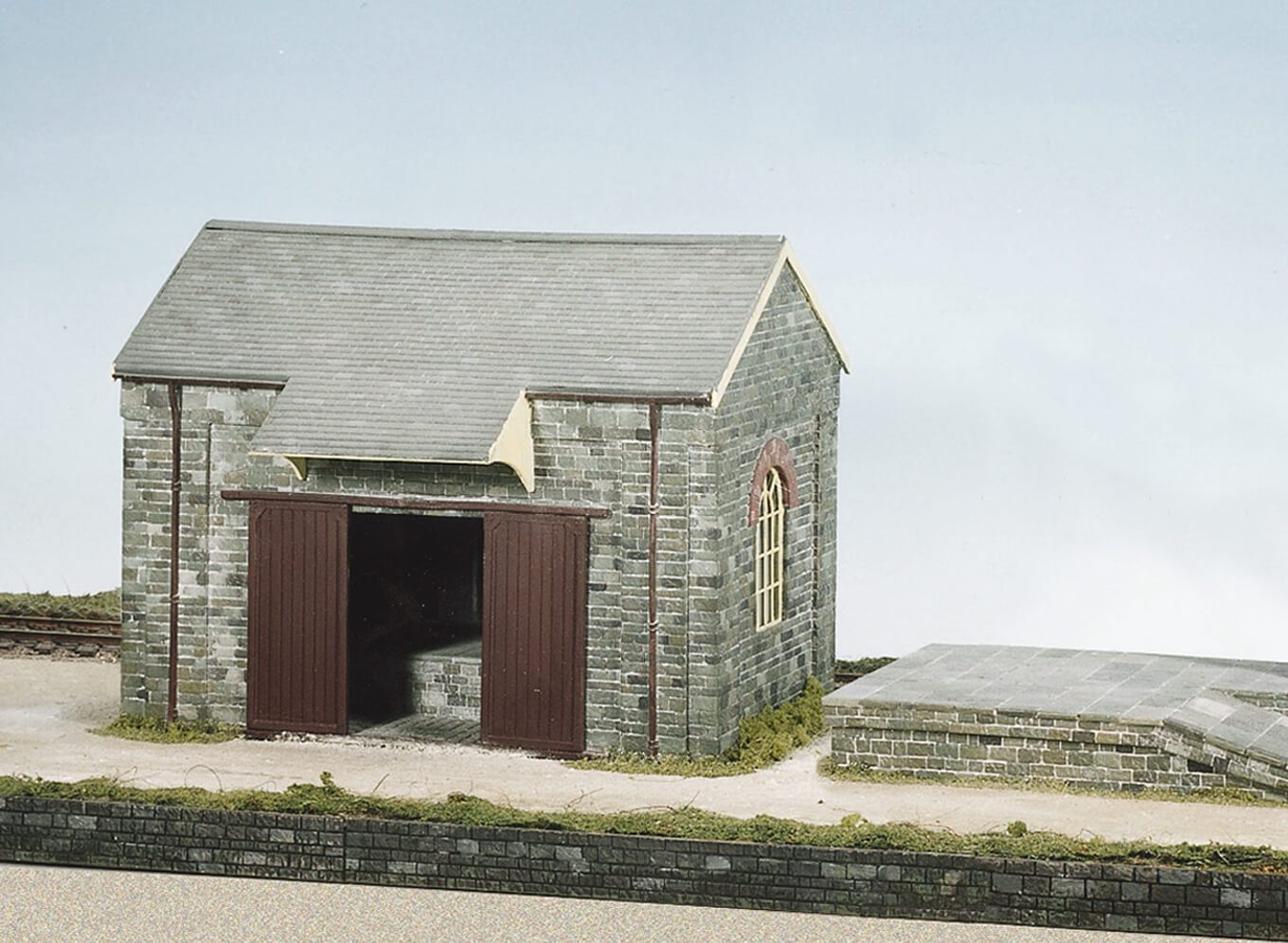 Wills Kits CK15 Goods Shed, Bank and Crane HO/OO Gauge