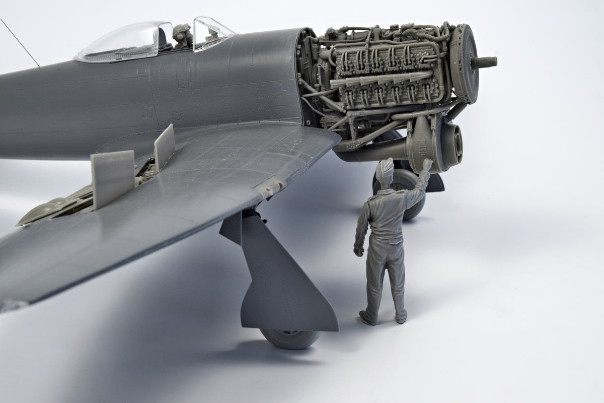 CMK/Czech Master Kits CMF32340 1:32 RAF WWII Hawker Tempest/Typhoon Mechanic