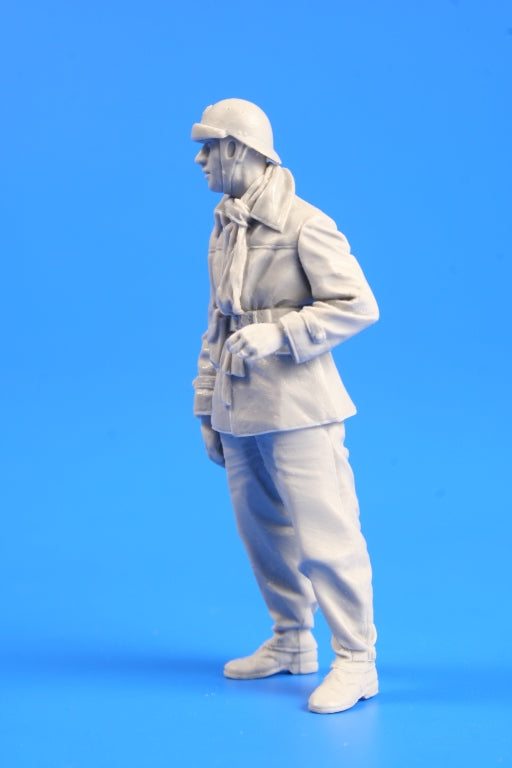 CMK CMF35257 1:35 French WWII Tank Commander Figure