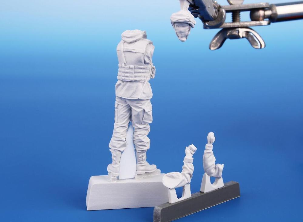 CMK/Czech Master Kits CMF35379 1:35 Ukranian Soldier with NLAW and AK-74MN