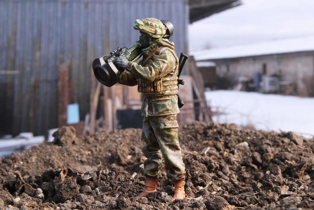 CMK/Czech Master Kits CMF35379 1:35 Ukranian Soldier with NLAW and AK-74MN
