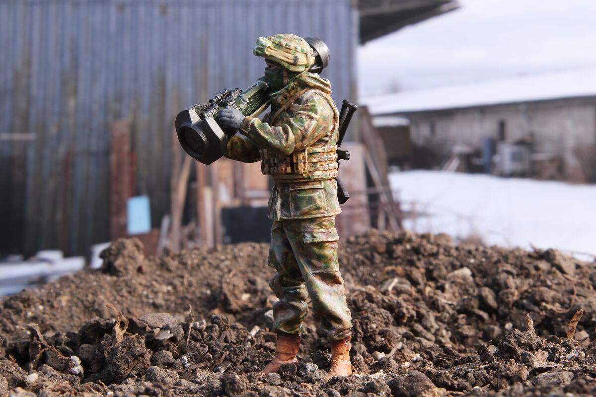 CMK/Czech Master Kits CMF35379 1:35 Ukranian Soldier with NLAW and AK-74MN