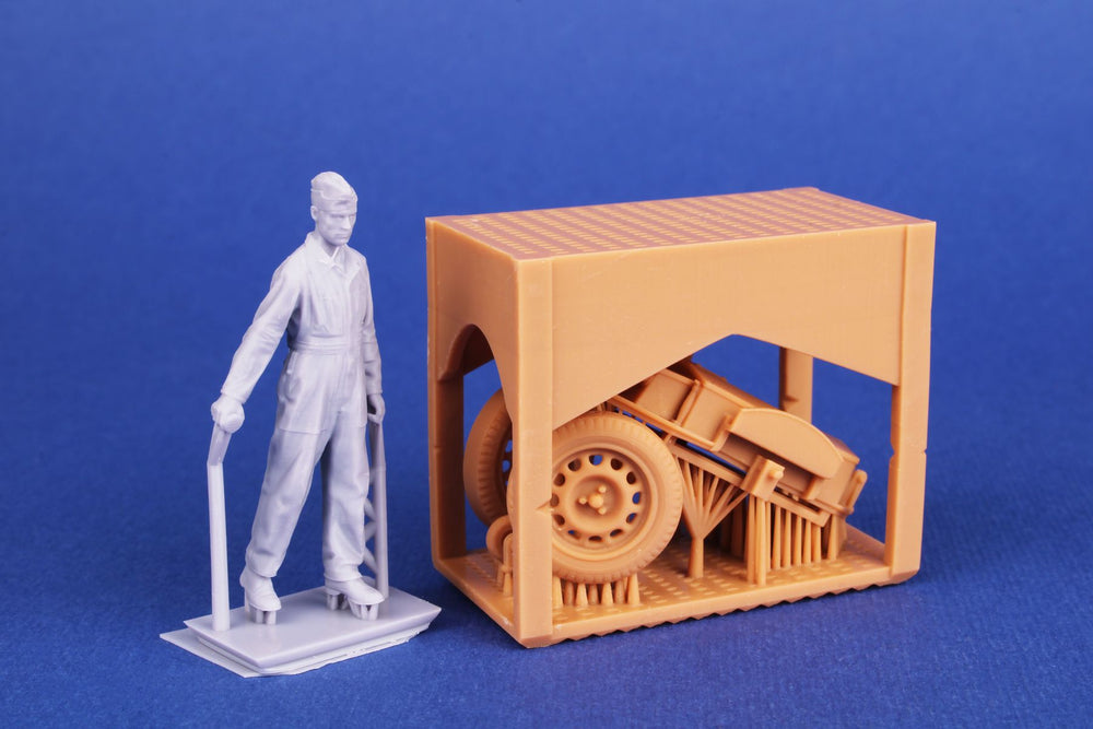CMK CMF48405 1:48 RAF Mechanic with Accumulator Trolley
