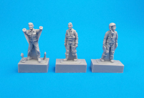 CMK/Czech Master Kits CMF72308 1:72 Two French Pilots and a Mechanic