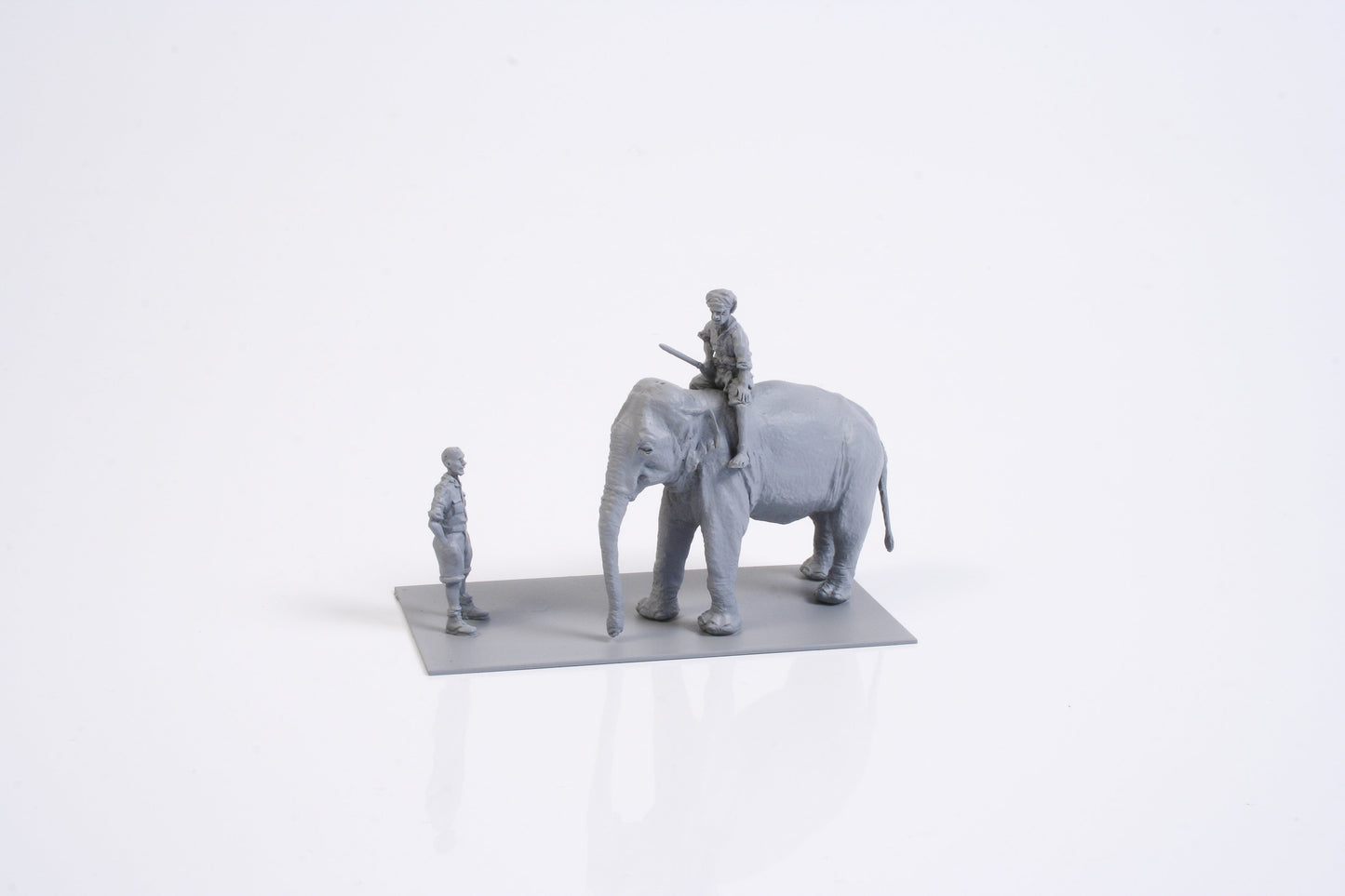 CMK CMF72327 1:72 RAF mechanic India WWII with elephant and mahout