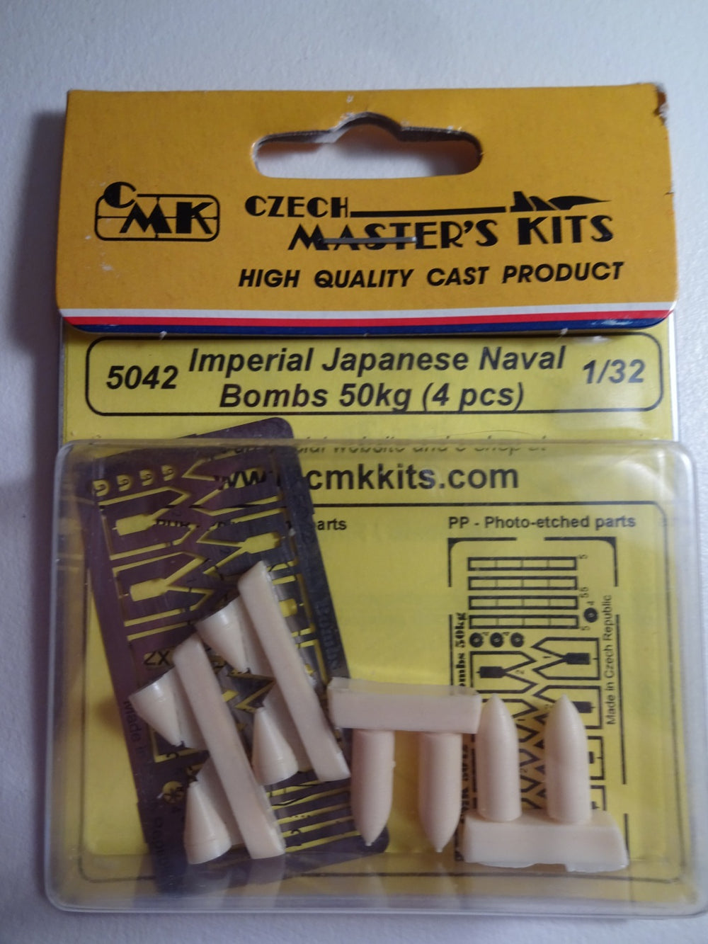 CMK CMK5042 1:32 Imperial Japanese Naval Bombs 50kg (x4)
