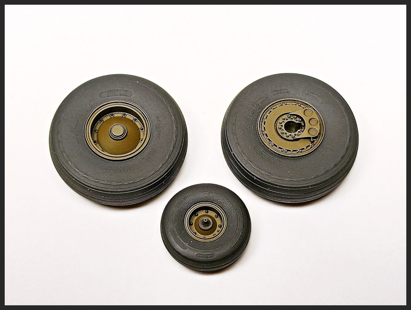 Clear Prop Models CPA35002 1:35 Sikorsky CH-54A "Tarhe" wheel set
