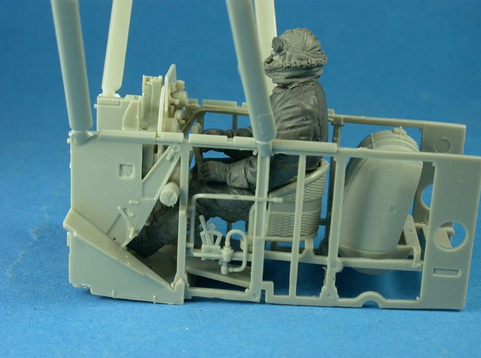 Copper State Models CSMF32-038 1:32 RFC Pilot in sidcot suit