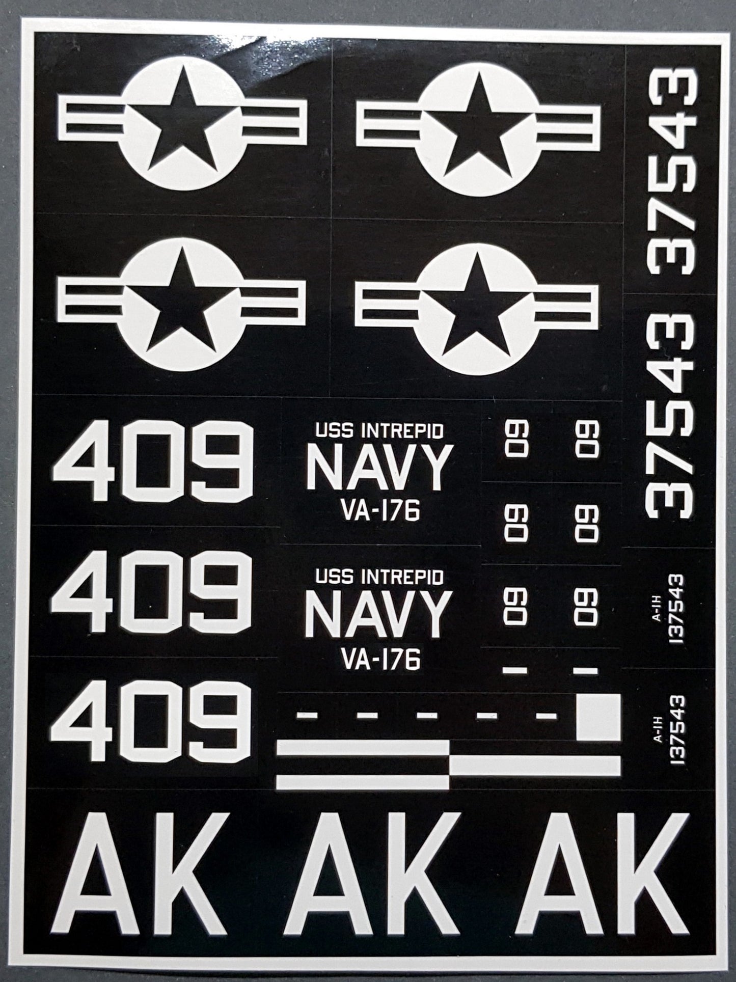 Dead Design DDMNM32012 1:32 A-1H Skyraider Insignia & USN Markings