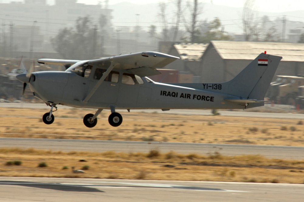 Decarli Model DECAR7222 1:72 Cessna 172 USAF & Iraqi Air Force