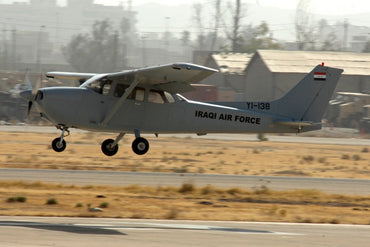 Decarli Model DECAR7222 1:72 Cessna 172 USAF & Iraqi Air Force