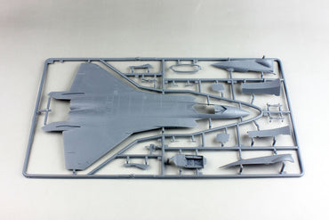 Dream Model DM720010 1:72 Chengdu J-20 'Mighty Dragon' in service version.