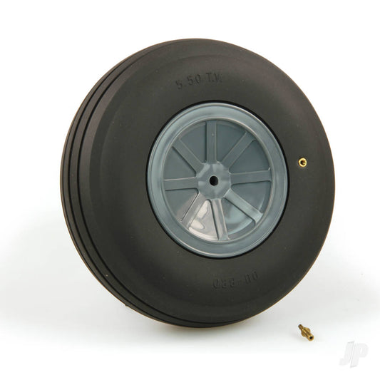 Dubro 4-1/2in diameter Scale Treaded Wheel (1 each per card) 450TV