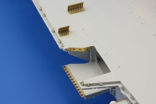 Eduard ED17027 1:700 USS Nimitz CVN-68