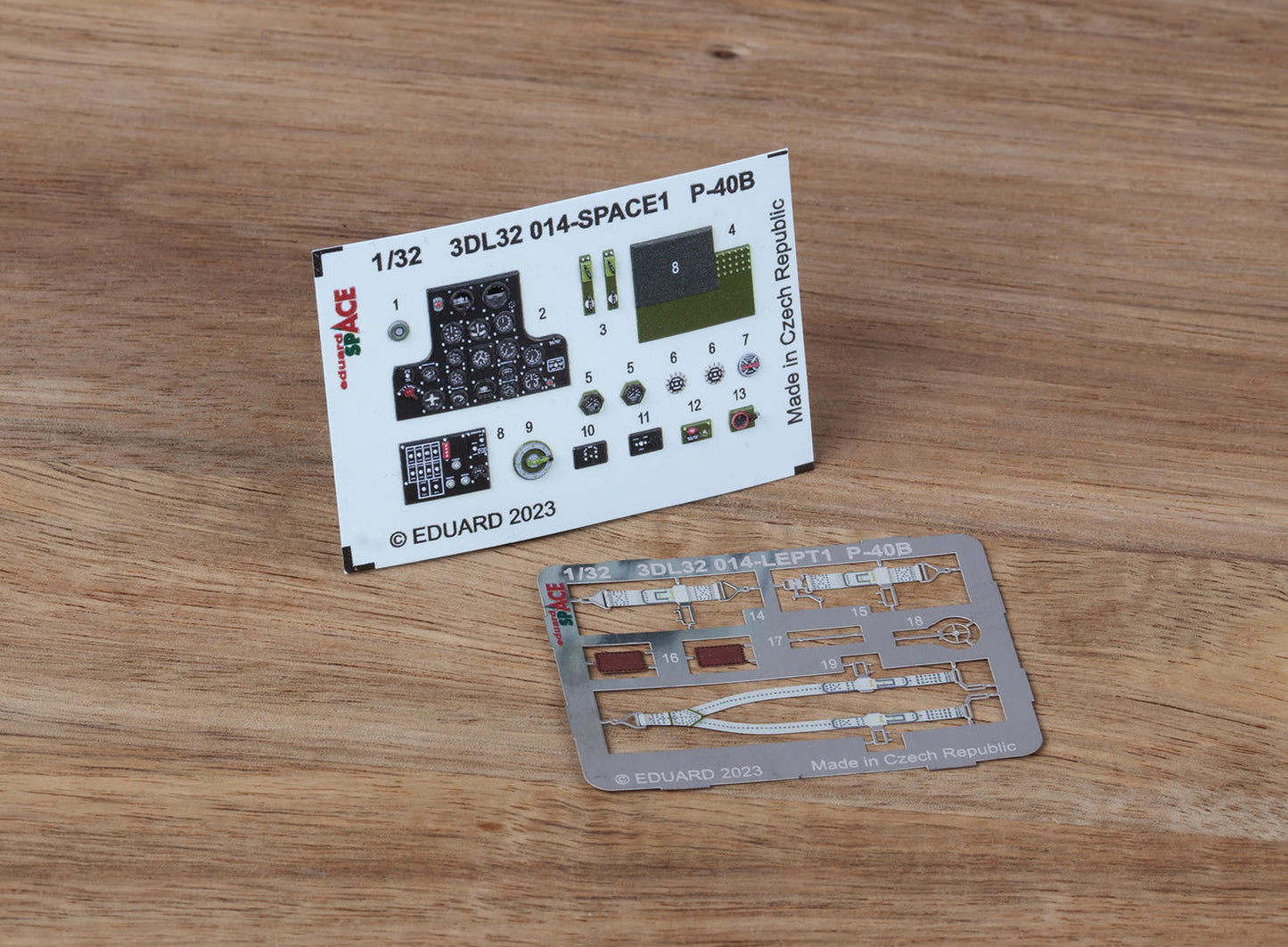 Eduard ED3DL32014 1:32 Curtiss P-40B SPACE set