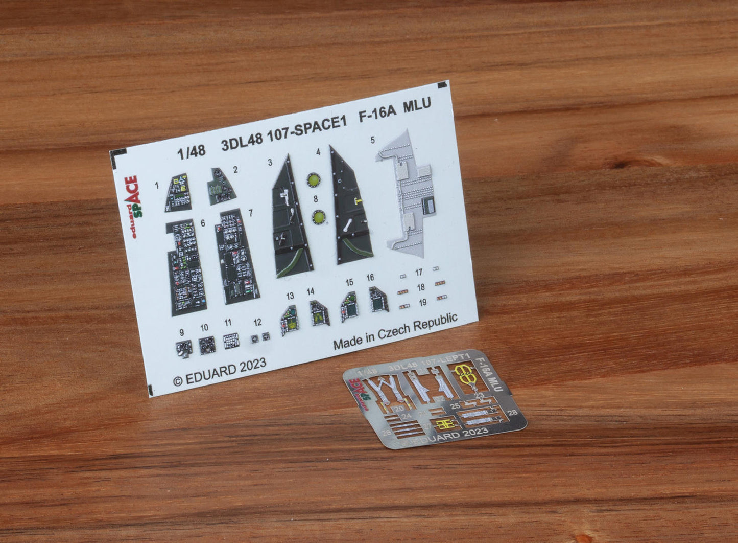 Eduard ED3DL48107 1:48 General-Dynamics F-16A MLU Fighting Falcon SPACE